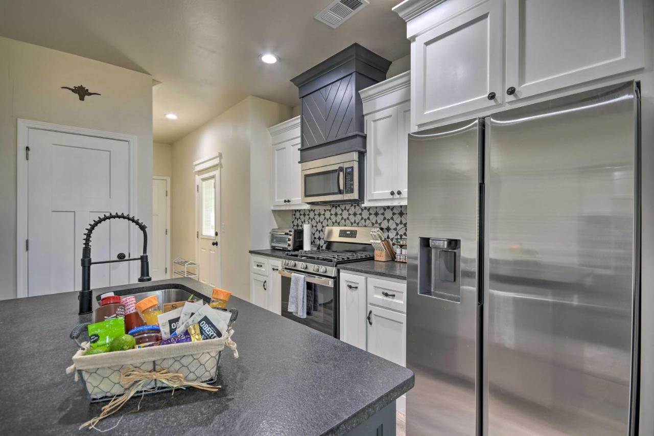 Bright Amarillo Townhome Near Parks And Town! المظهر الخارجي الصورة