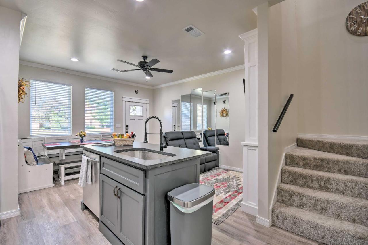 Bright Amarillo Townhome Near Parks And Town! المظهر الخارجي الصورة